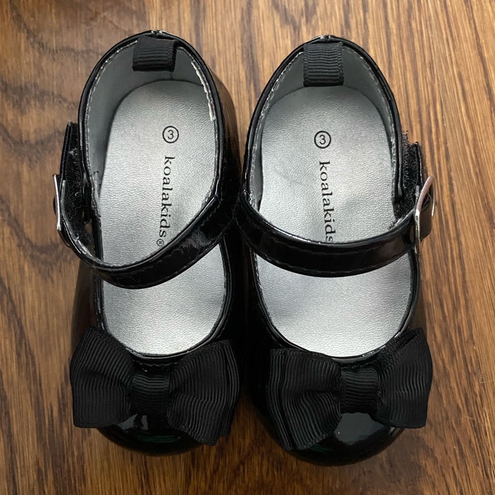 Brand new blk patent leather sz 3 toddler shoe